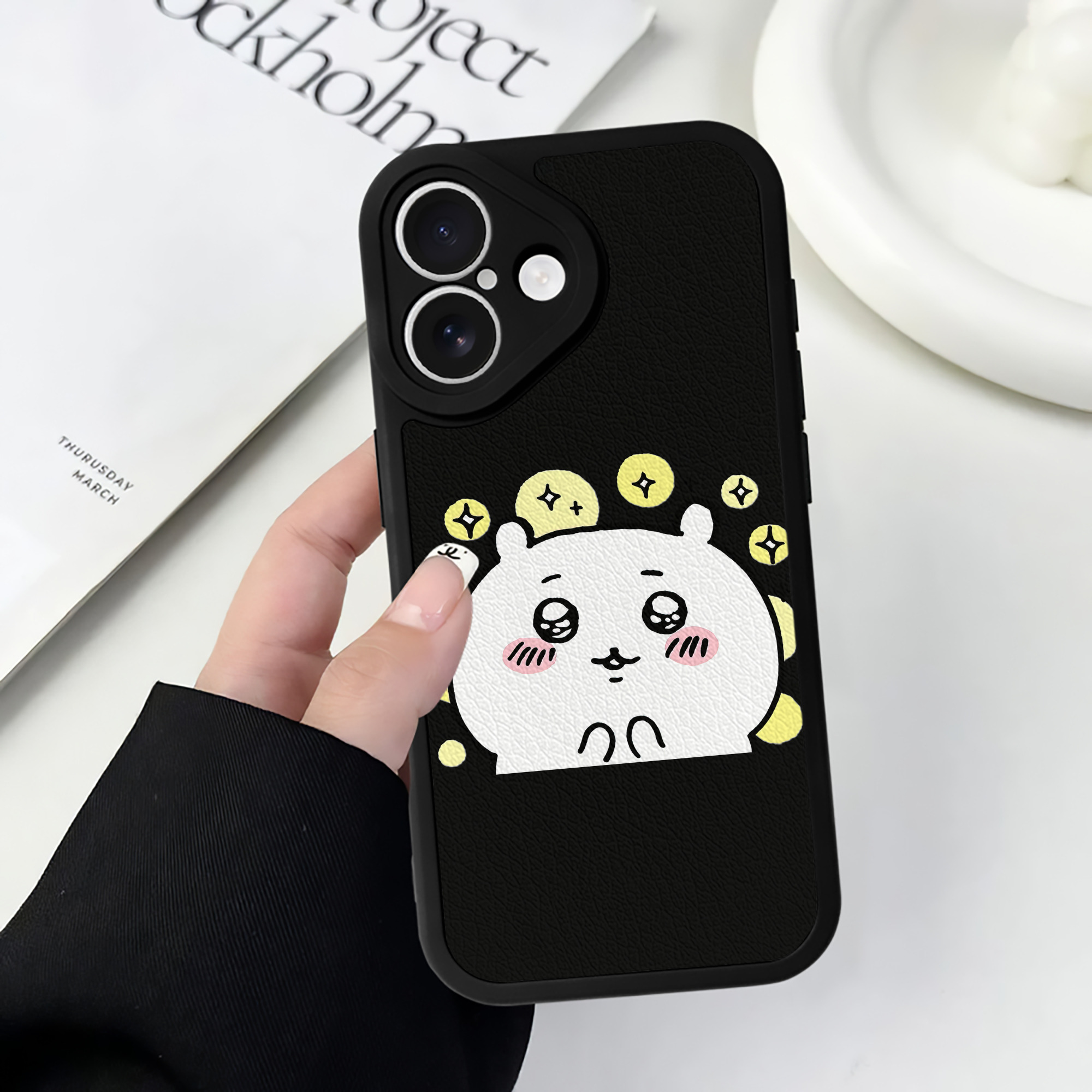 （画像用） ちいかわ ちいかわ Chii-kawa chiikawa 【iPhone 16シリーズ対応】シリコンスマホケース（レザー調） 材質：シリコン